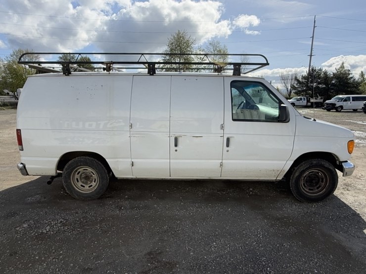 2005-ford-e150-image-3
