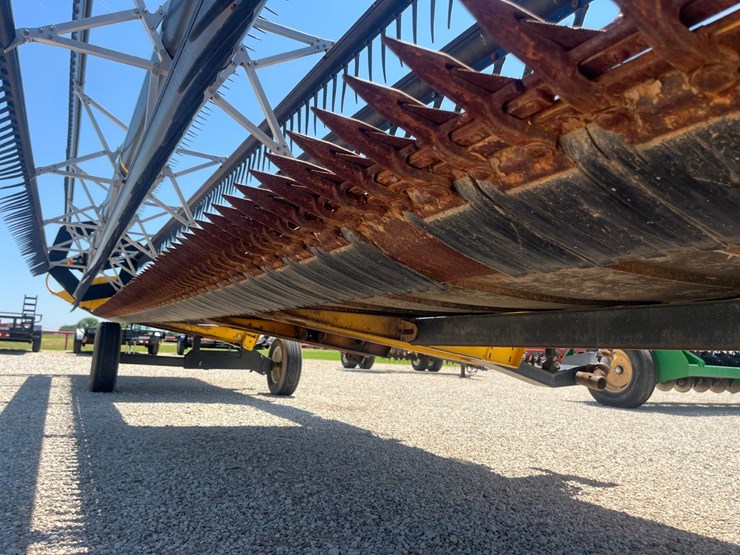 new-holland-430-image-12