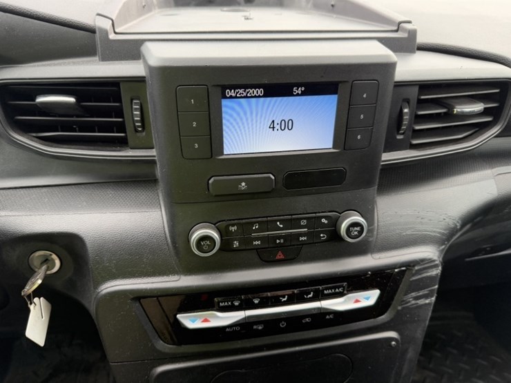 2021-ford-explorer-image-30