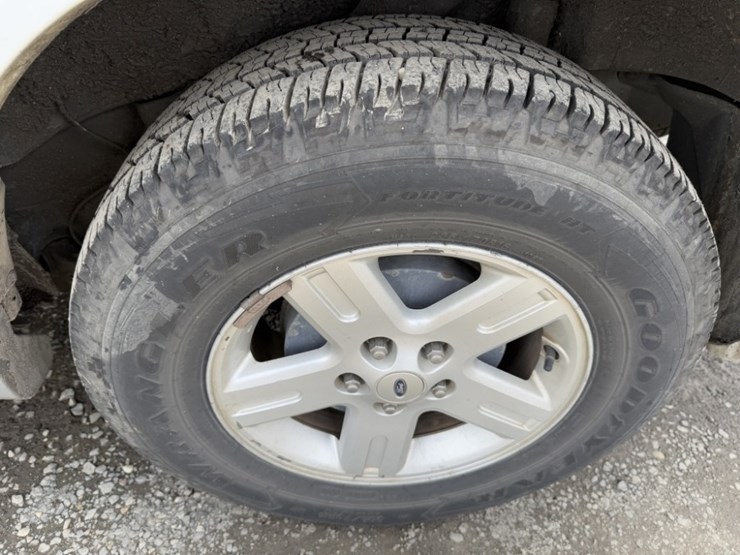 2010-ford-escape-hybrid-image-18