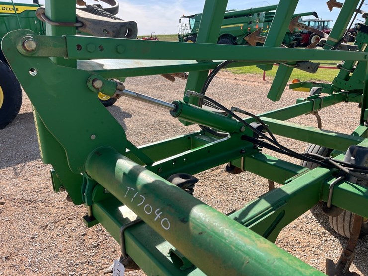 2009-john-deere-2210-image-4