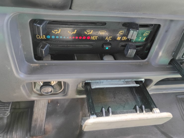 2000-gmc-w3500-image-44