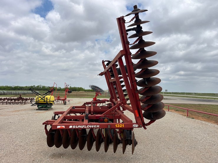 2005-sunflower-1321-image-8