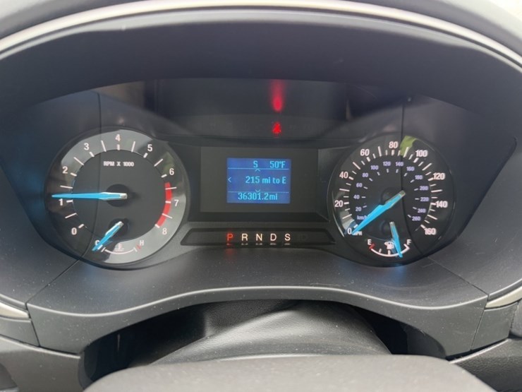 2014-ford-fusion-sedan-image-25