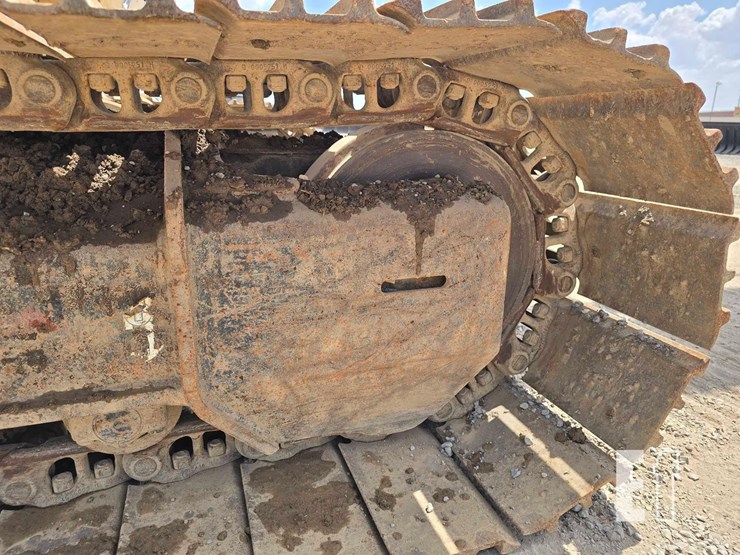 2018-deere-250g-lc-image-36