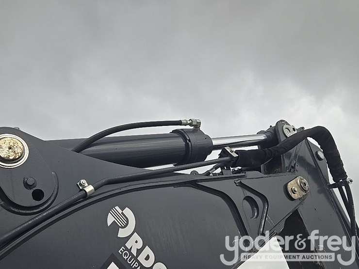 2021-deere-310sl-image-38