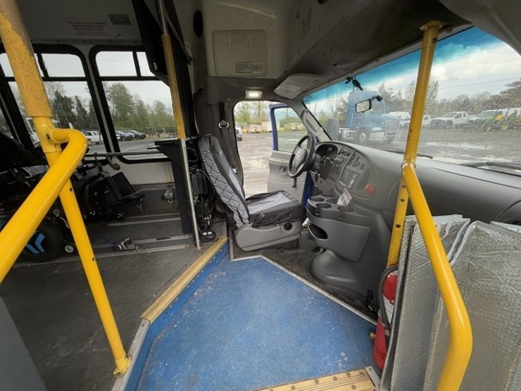 2008-ford-e450-image-22