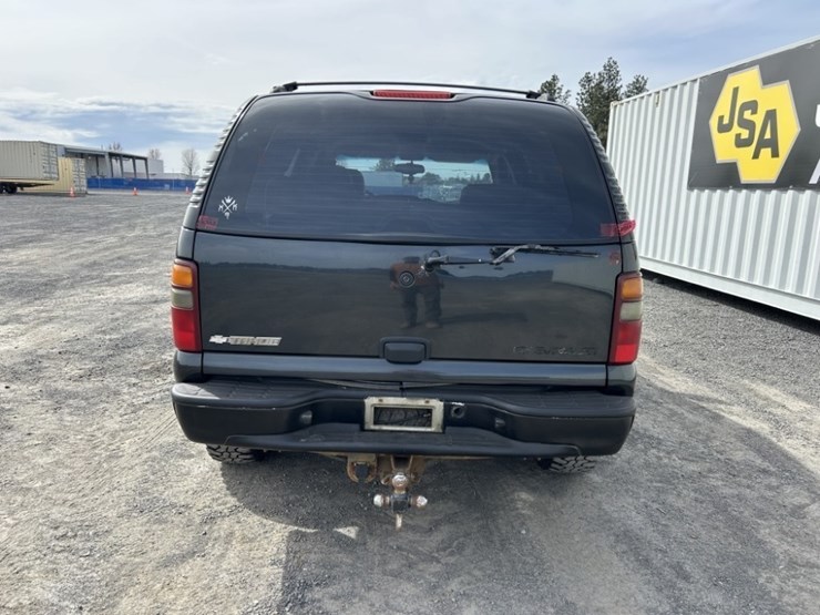 2003-chevrolet-tahoe-image-4