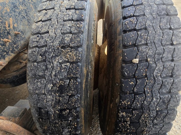 2001-mack-rd688s-image-102