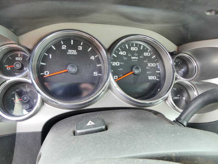 2009-chevrolet-3500hd-image-16