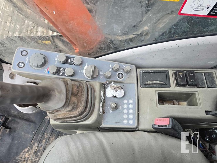 2014-hitachi-zx245us-lc-5n-image-20