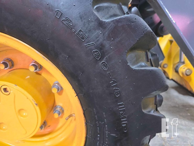 2023-deere-320-p-tier-image-27