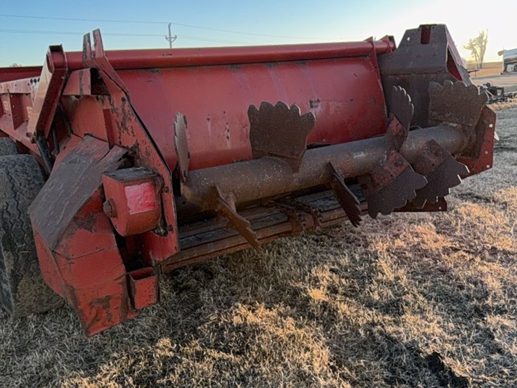 new-holland-195-image-17