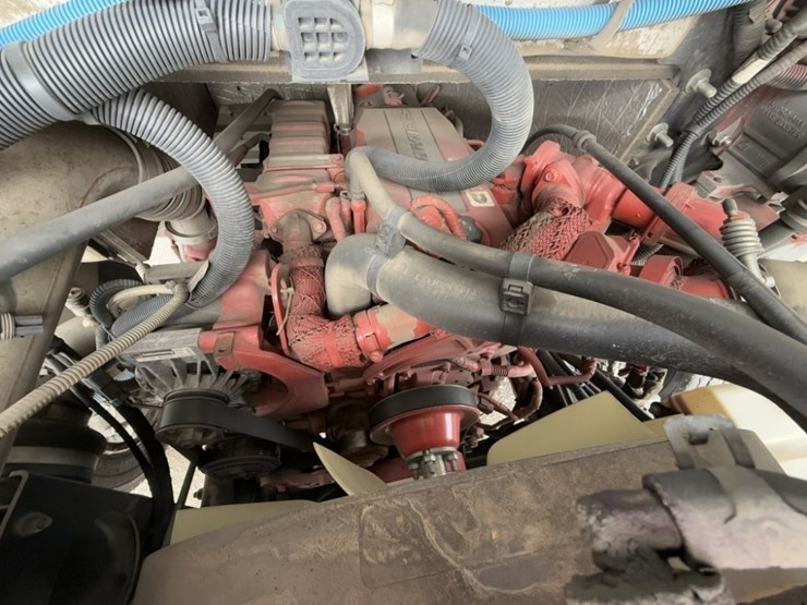 2014-freightliner-mt45-image-11