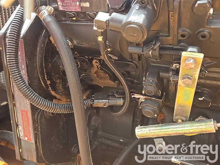 2004-case-580m-image-68