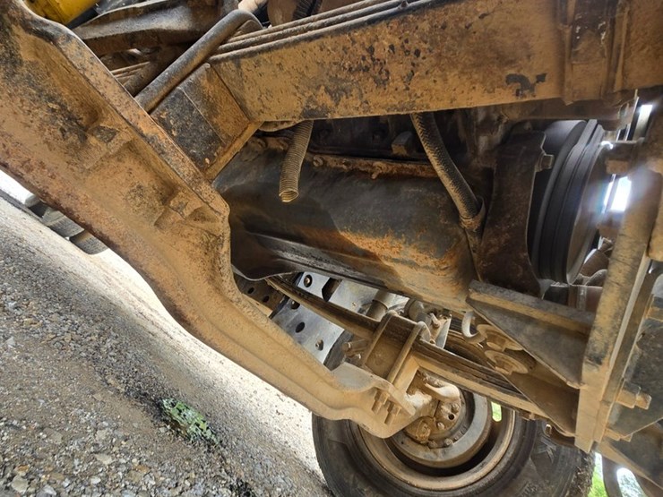 1996-mack-rd690s-image-54