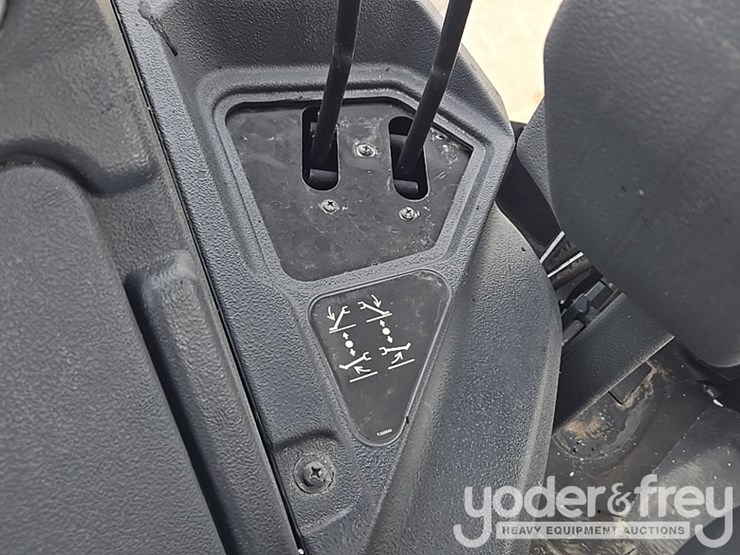 2021-deere-310sl-image-108