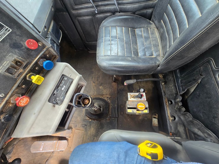 1996-mack-rd690s-image-63