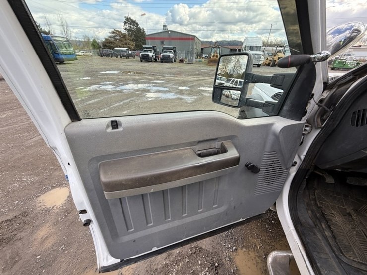 2016-ford-f550-sd-image-22