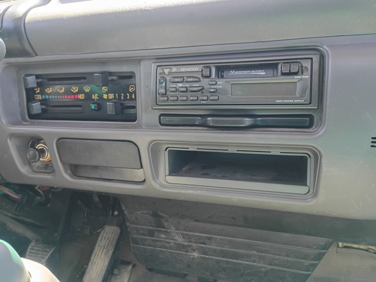 2000-gmc-w3500-image-41