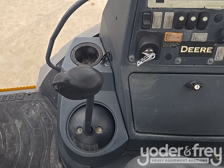 2018-deere-310l-image-99