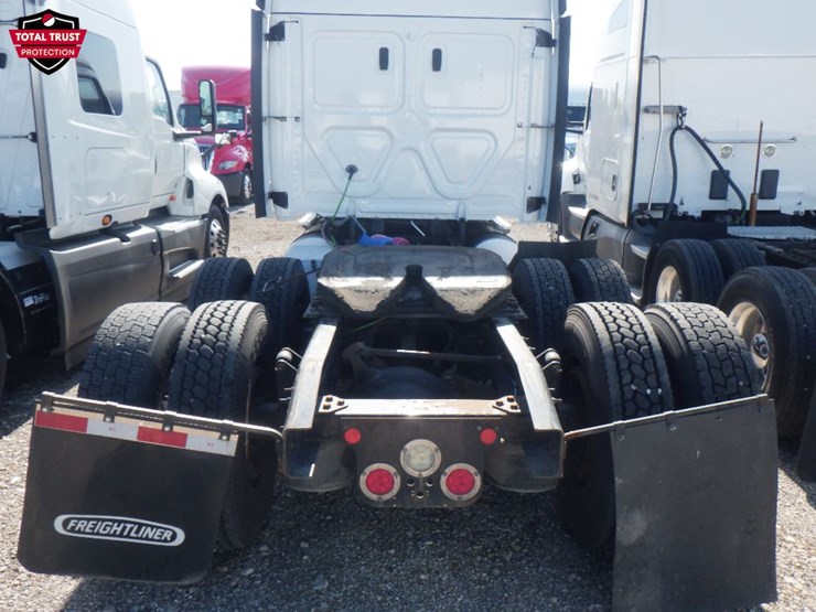 2019-freightliner-cascadia-125-image-9