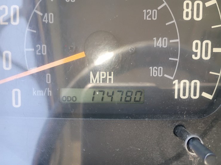 2000-gmc-w3500-image-54