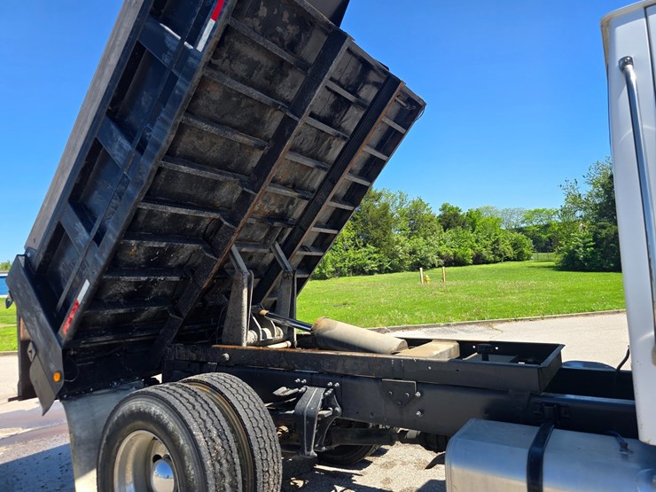 2009-sterling-acterra-image-61