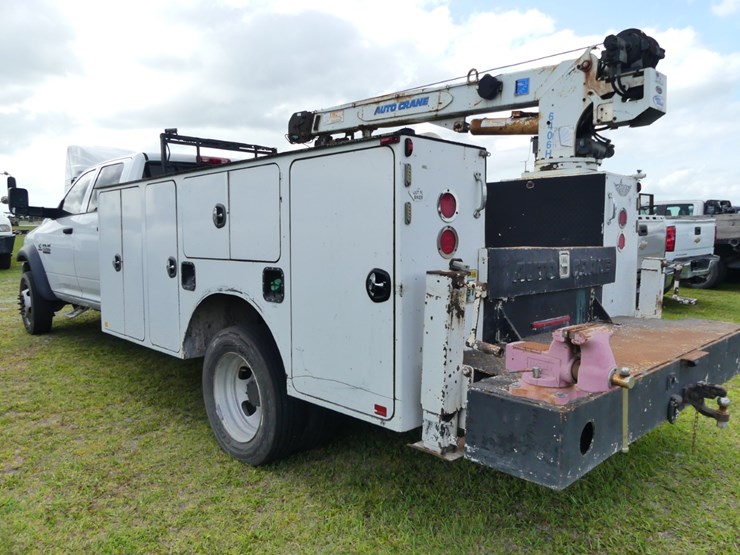 2017-dodge-ram-5500-image-4