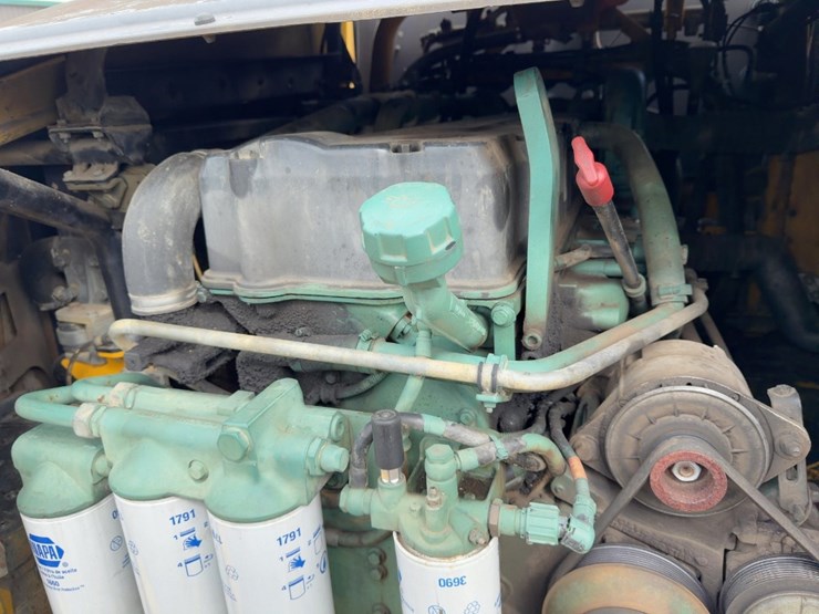 2003-volvo-a40d-image-25