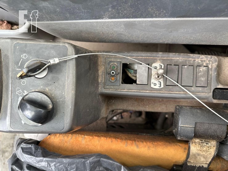 2008-caterpillar-m322d-image-22