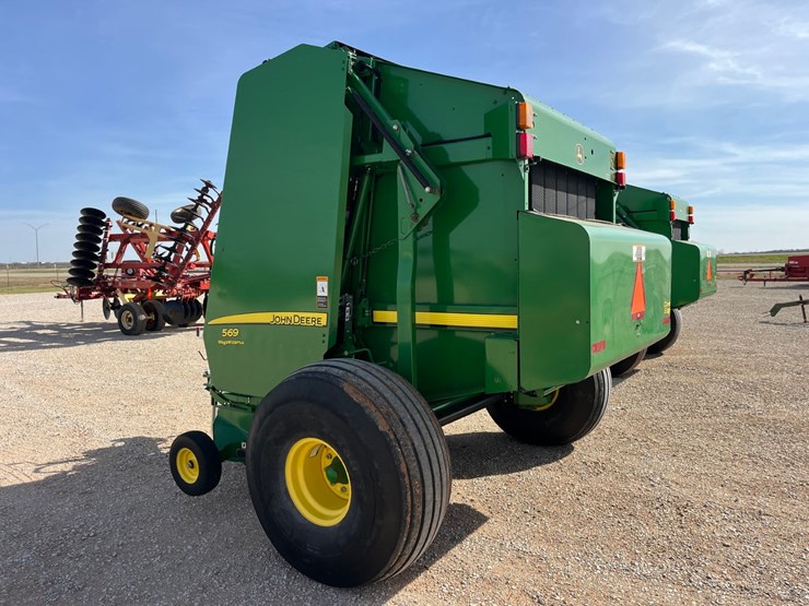 2015-john-deere-569-image-13