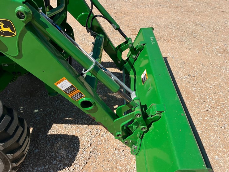 2021-john-deere-4052r-image-9