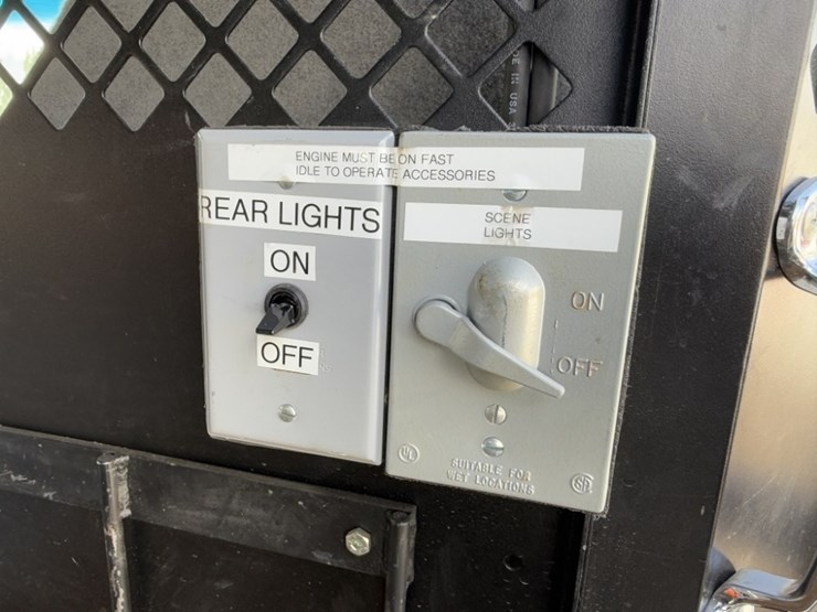 2007-ford-e350-image-26