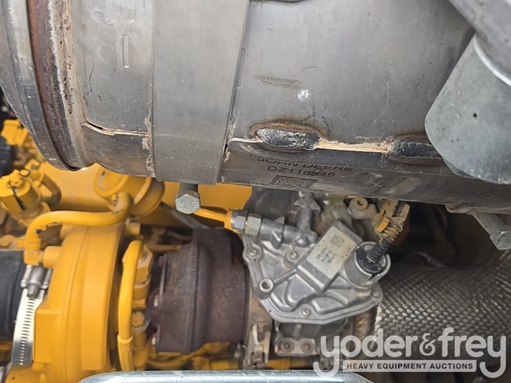 2021-deere-310sl-image-77