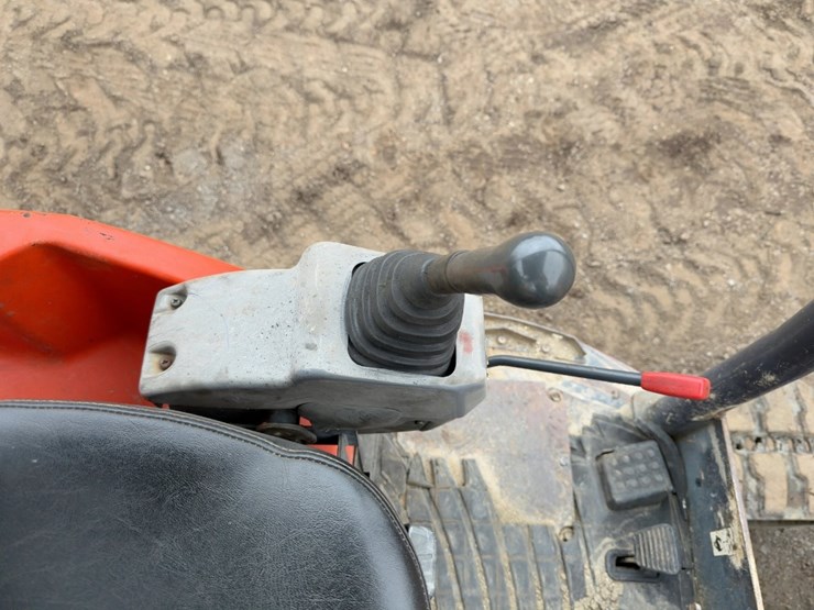 2004-kubota-kx121-3-image-29