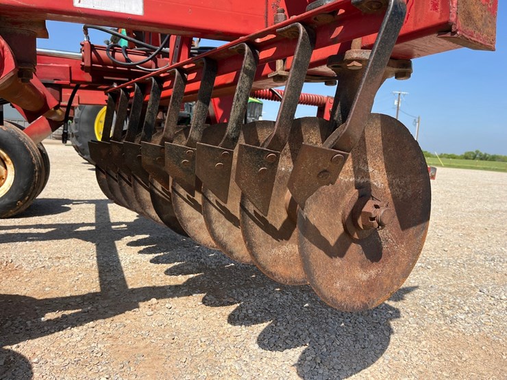 case-ih-3800-image-7