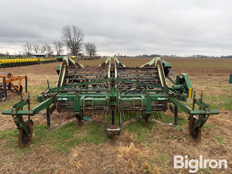 2001-kmc-4-30-peanut-digger-image-2