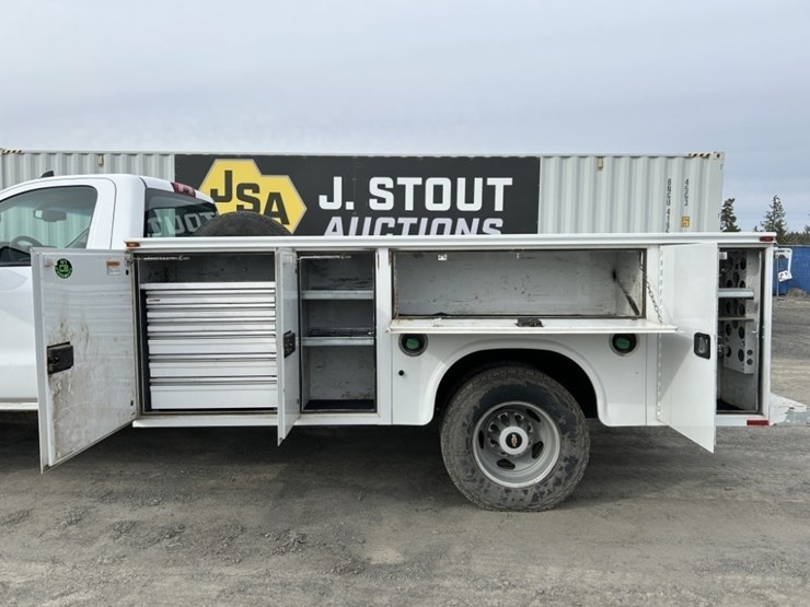 2015-chevrolet-silverado-3500-image-28