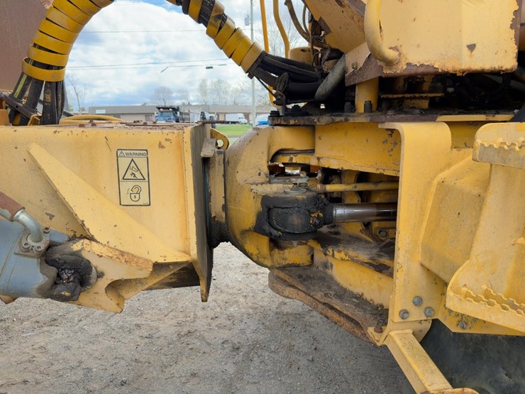 2003-volvo-a40d-image-22