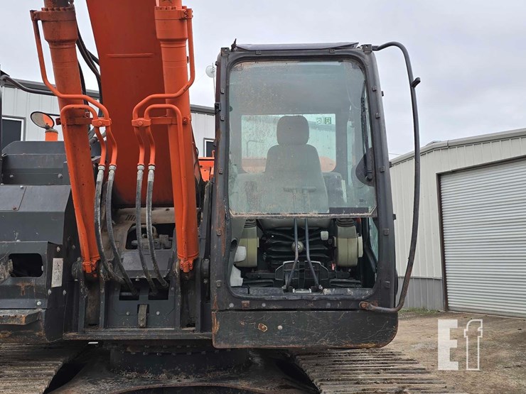 2014-hitachi-zx245us-lc-5n-image-13