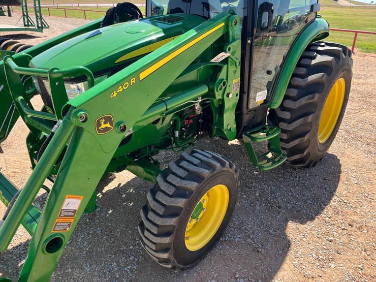 2021-john-deere-4052r-image-2