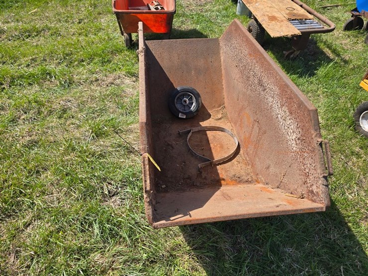 #598-•-walk-behind-feed-cart-image-2