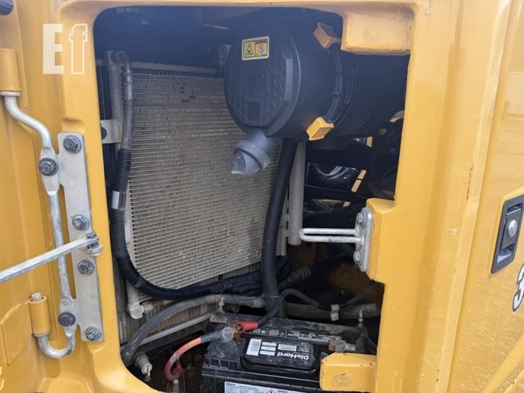 2022-caterpillar-310-image-21
