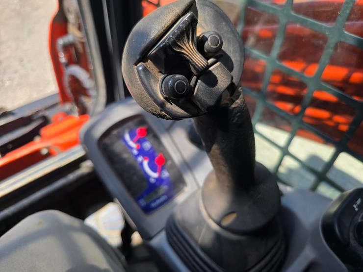 kubota-svl75-2-image-53