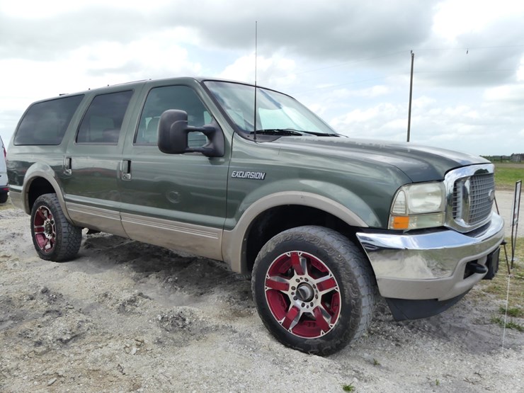 2000-ford-excursion-image-1
