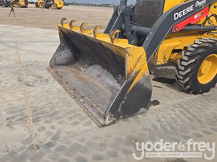 2021-deere-310sl-image-19