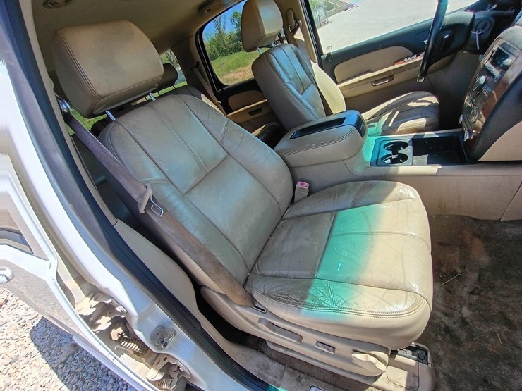 2008-chevrolet-tahoe-image-37