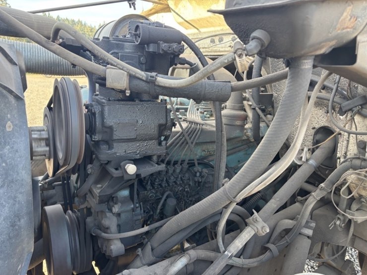 1985-international-4700-image-20