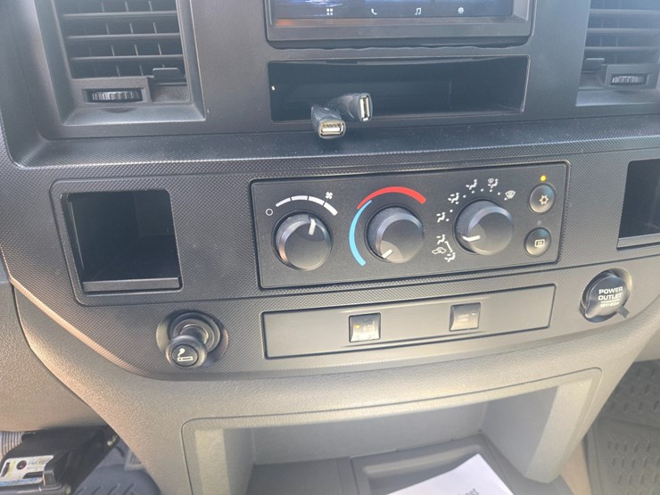 2008-dodge-ram-2500-image-42